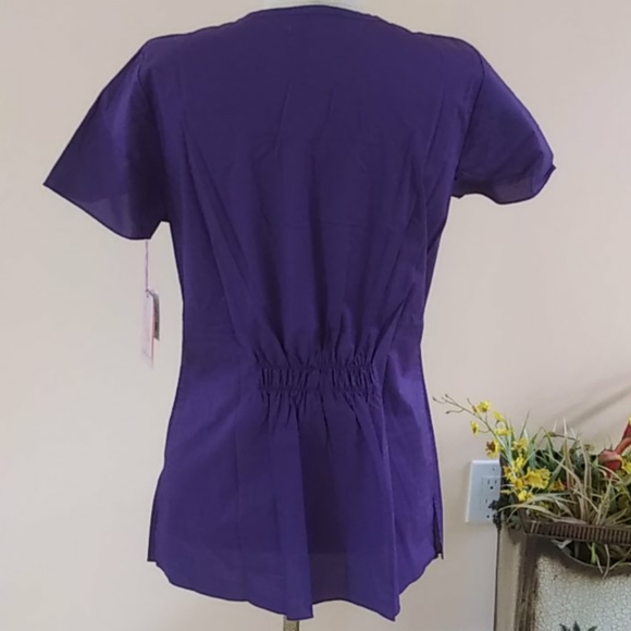 Koi By Kathy Peterson Scrubs Top. - Picture 2 of 6